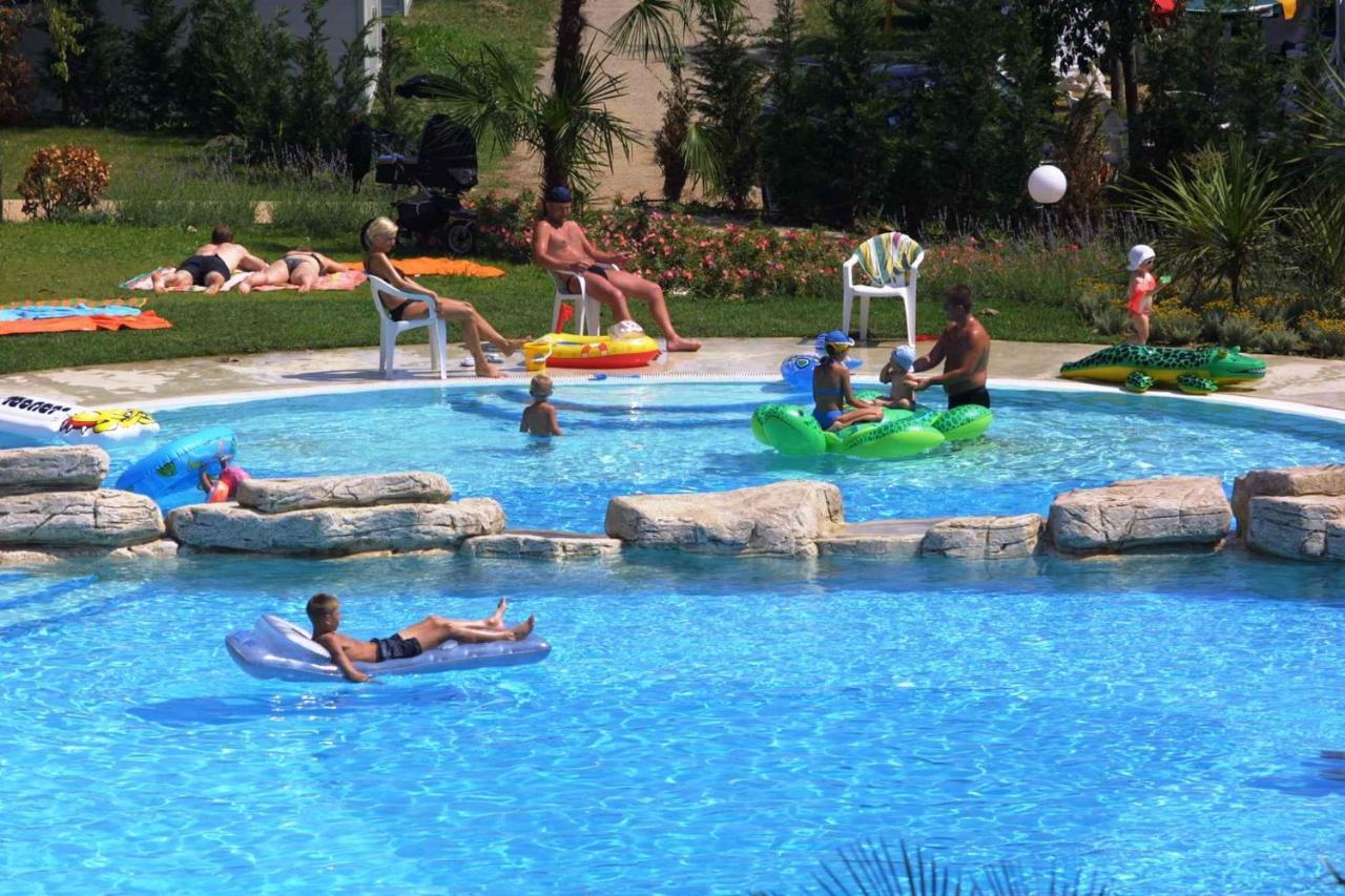 Camping Bella Italia In Peschiera Del Garda - Gardasee Apartment Ngoại thất bức ảnh
