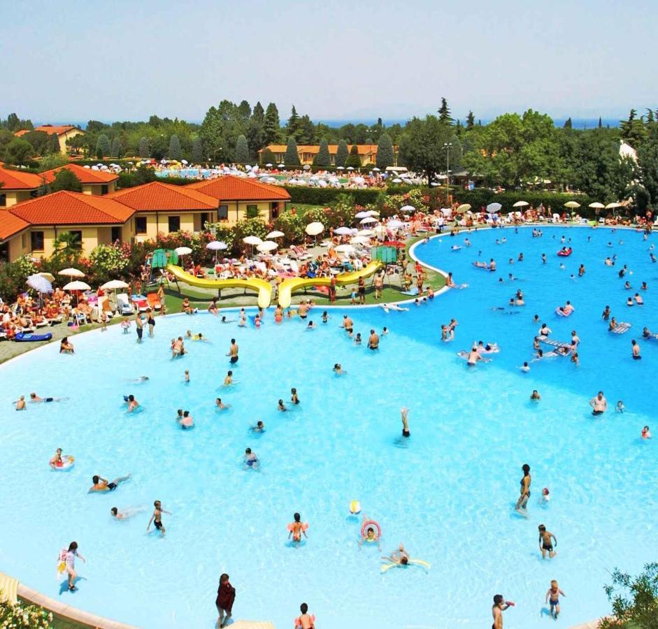 Camping Bella Italia In Peschiera Del Garda - Gardasee Apartment Ngoại thất bức ảnh