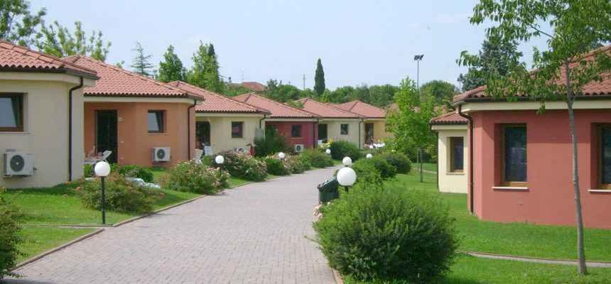 Camping Bella Italia In Peschiera Del Garda - Gardasee Apartment Ngoại thất bức ảnh